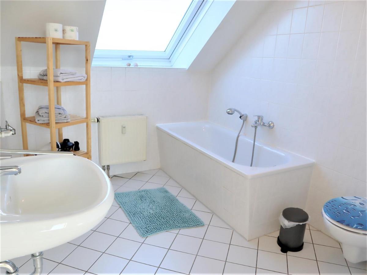 Kuschelige Dachgeschosswohnung Am Clarapark Leipzig Buitenkant foto