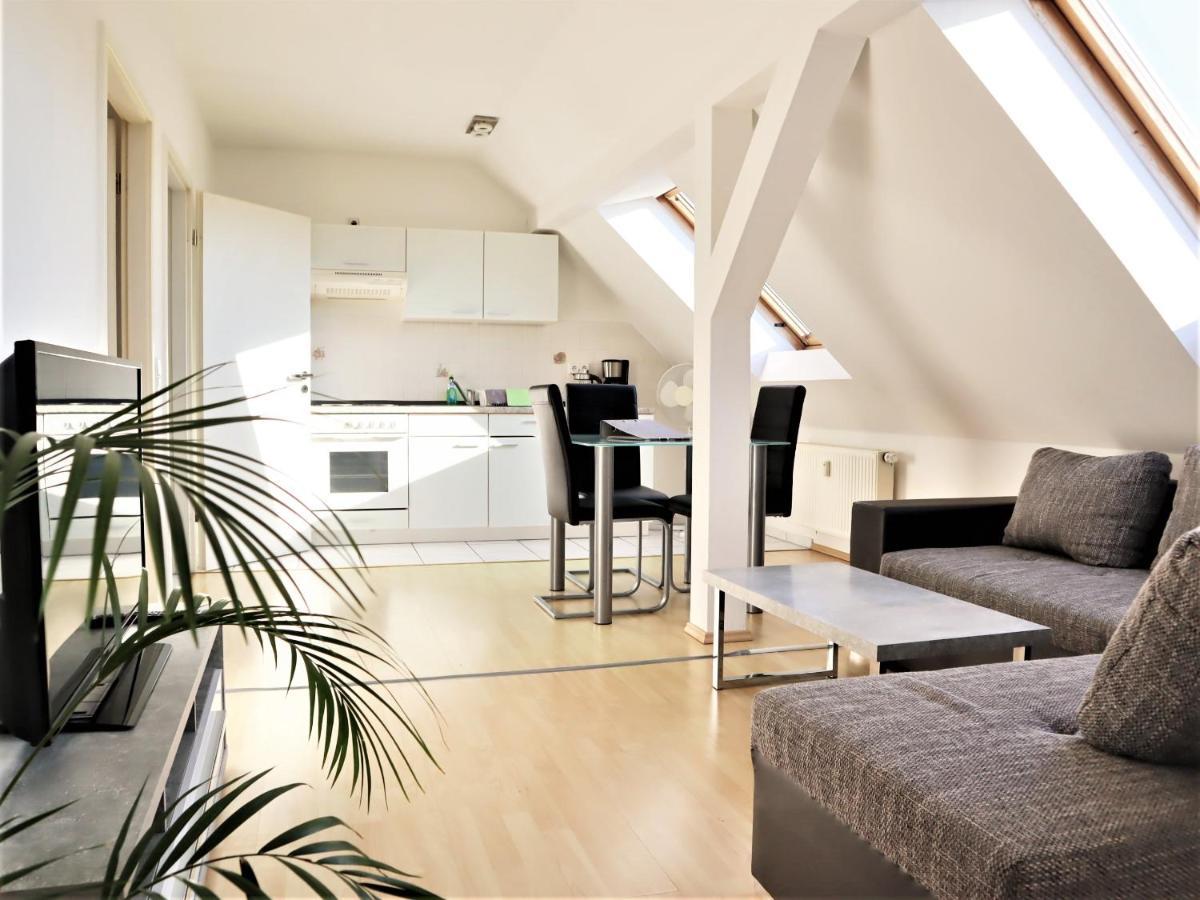 Kuschelige Dachgeschosswohnung Am Clarapark Leipzig Buitenkant foto