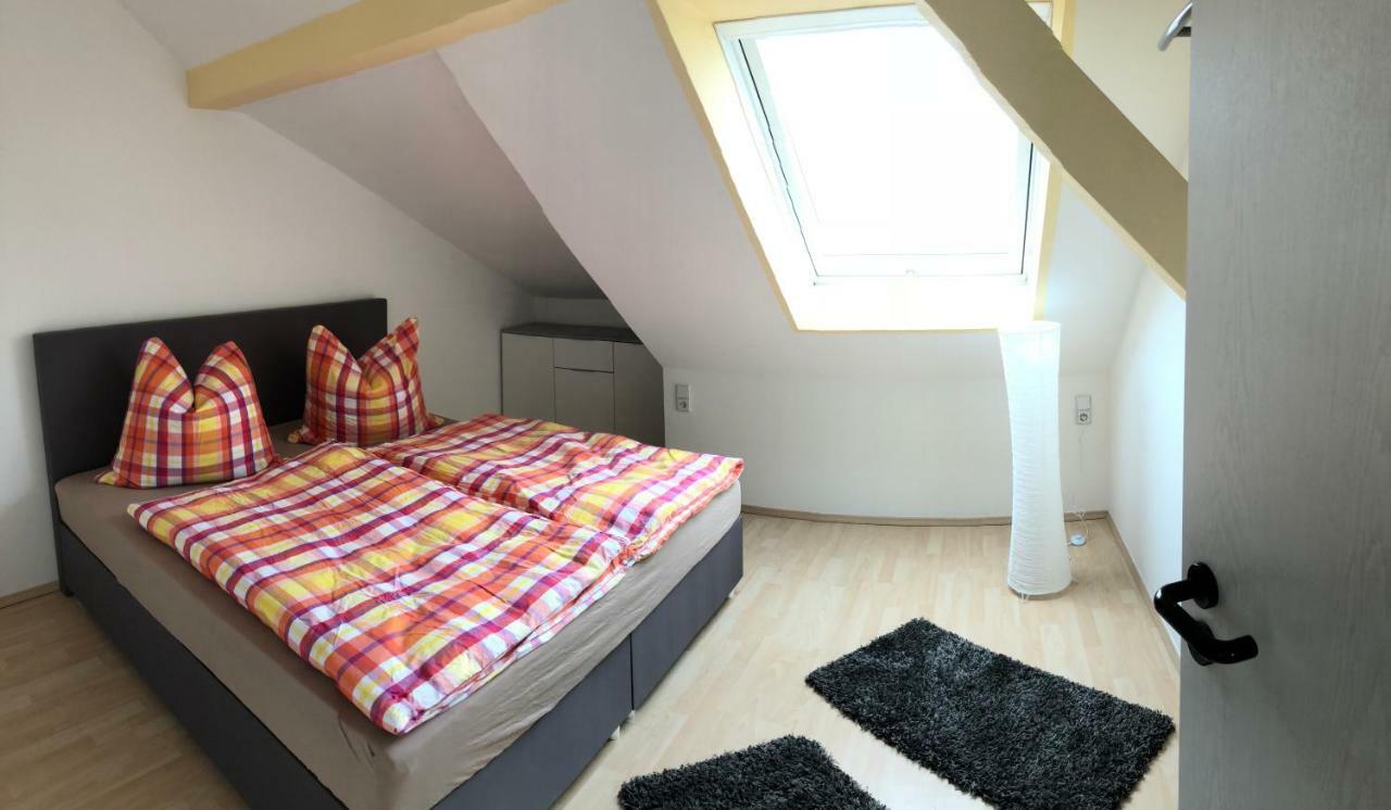 Kuschelige Dachgeschosswohnung Am Clarapark Leipzig Buitenkant foto