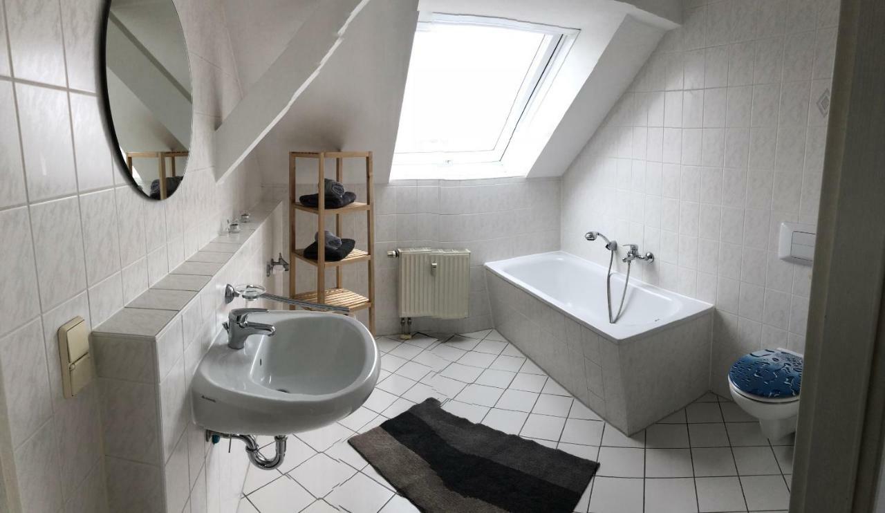 Kuschelige Dachgeschosswohnung Am Clarapark Leipzig Buitenkant foto